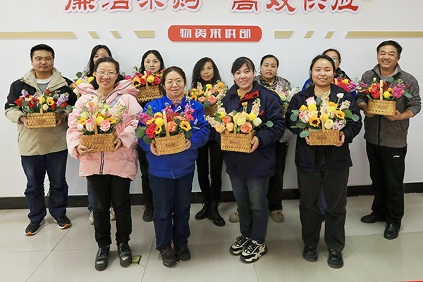 1709781613432097.jpeg 三八節(jié)前夕,采供部開(kāi)展慶三八節(jié)花藝活動(dòng) (2).jpg