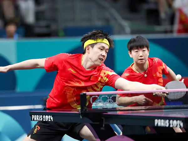2024年7月30日巴黎奧運會乒乓球混雙決賽，孫穎莎和王楚欽比賽照片.jpg