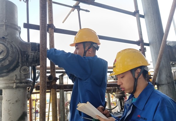 111744331234196554.jpg 電動閥拆除認(rèn)真核對線號.jpg