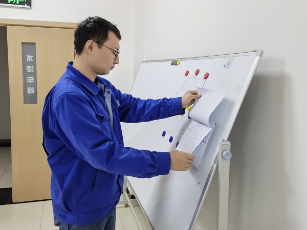 221745304263769105.jpg 職工查看自主培訓得分情況.jpg