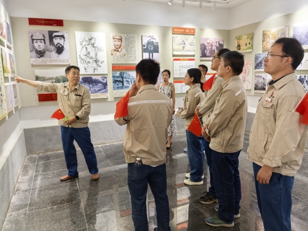 181752826342256174.jpg 7.16 聯(lián)合黨支部開展“傳承紅色基因 踐行八項(xiàng)規(guī)定精神”主題黨日活動(dòng) 附圖3.jpg