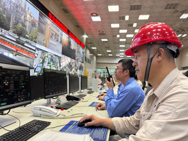 211753054336945194.jpg 中控室開車畫面.jpg