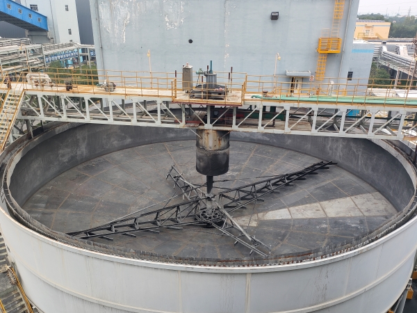 251756084961405812.jpg 2025年中修,清理沉降槽工作.jpg